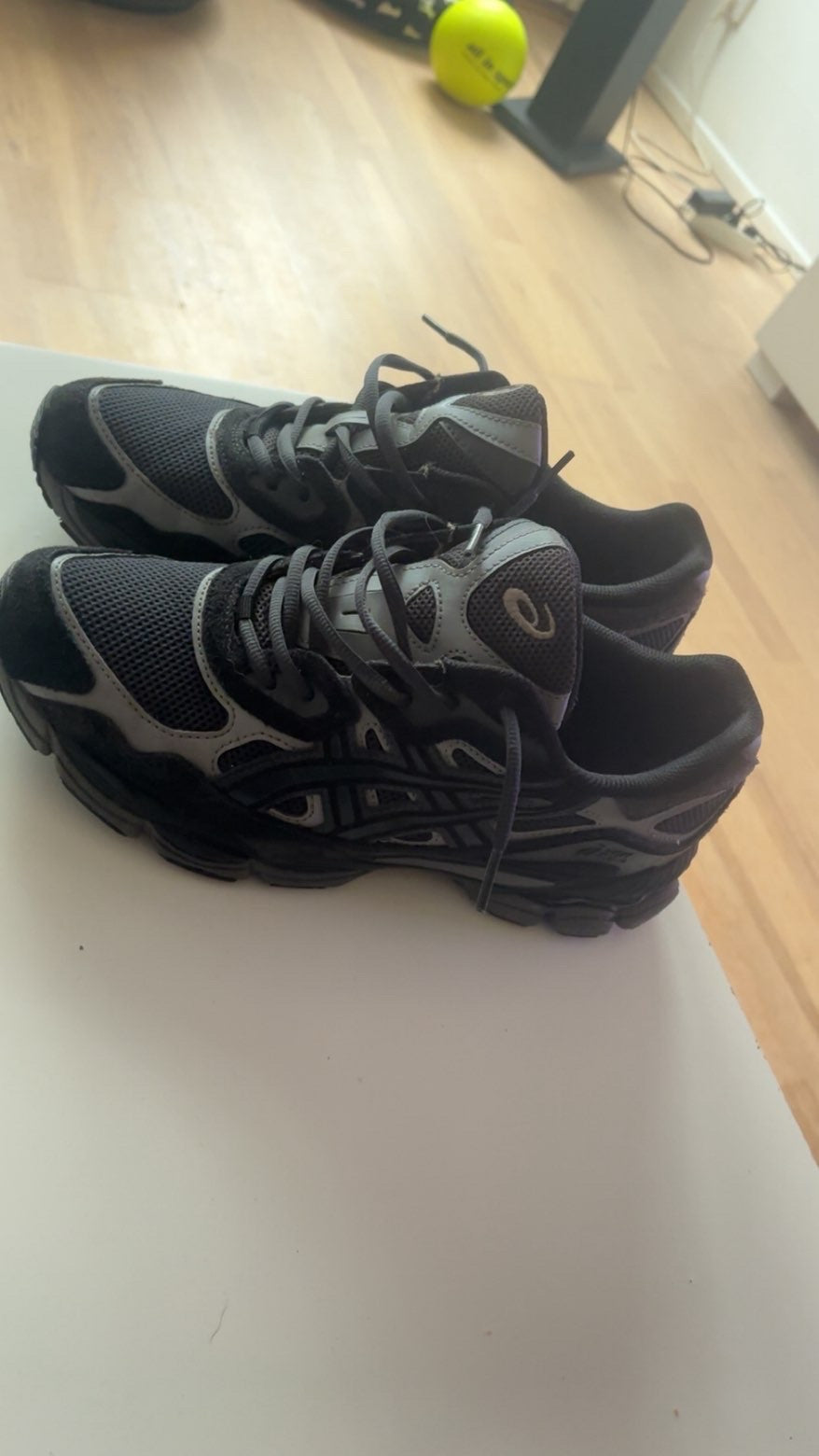 Asics skor